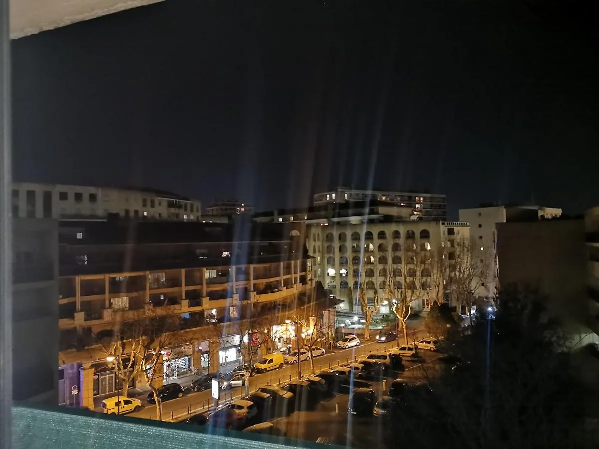 Appartement Studio zen avec balcon en plein centre à Aix-en-Provence